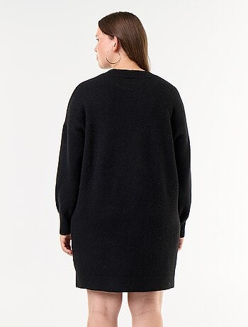 Robe pull en mail avec boutons fantaisie sur les manches