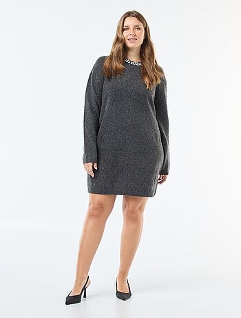 Robe pull en maille lourde avec strass au col