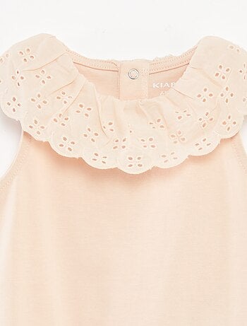 Rompertje met kraagje van Engels kant