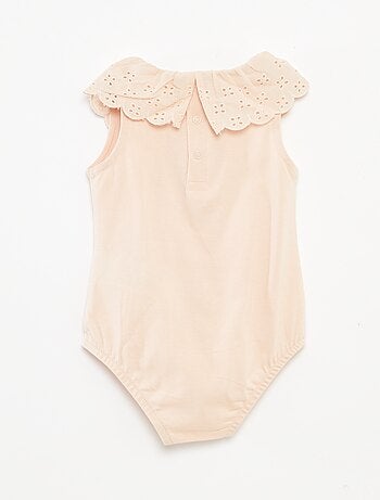 Rompertje met kraagje van Engels kant