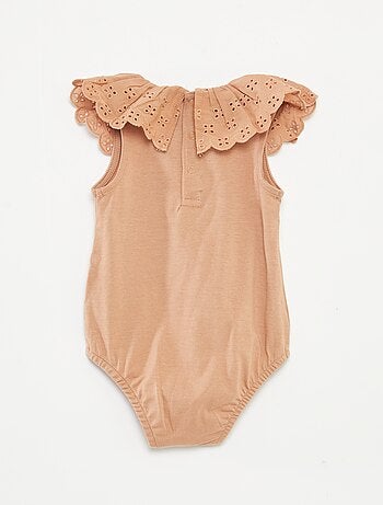 Rompertje met kraagje van Engels kant