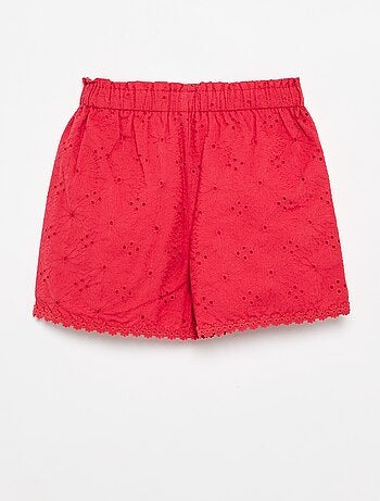 Rood short met broderie anglaise
