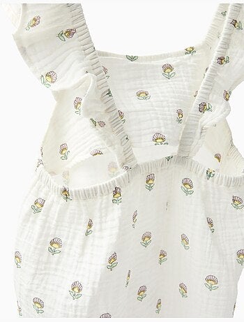 Ruffle top, mo fashion