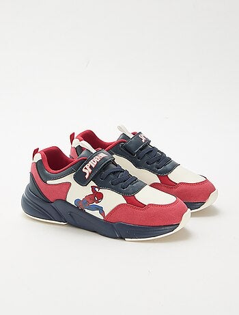 Running sneakers in 'Captain America'-stijl