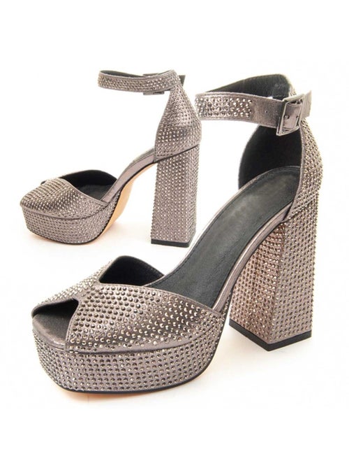 Sandale à Talons Matière Synthétique Et Textile Montevita - Kiabi Sandale à Talons Matière Synthétique Et Textile Montevita - Kiabi