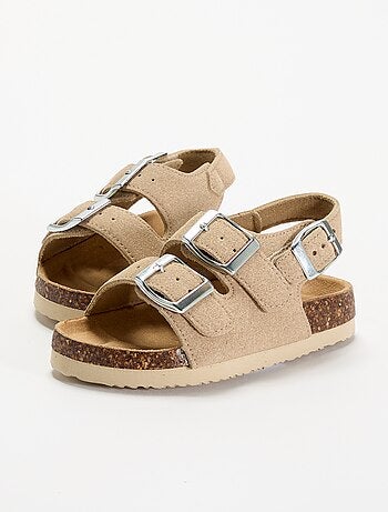 Sandalen met dubbele bandjes en contrasterende gespen