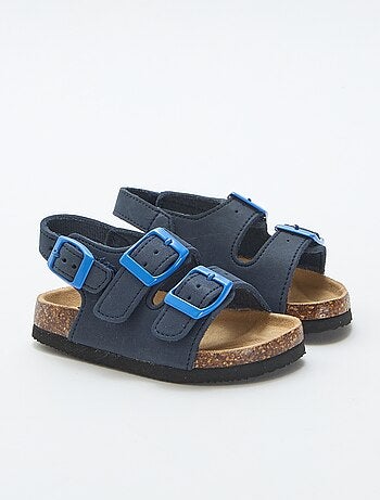 Sandalen met dubbele bandjes en contrasterende gespen