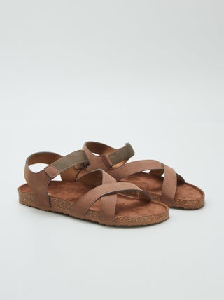 Sandalen met gekruiste bandjes