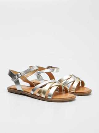 Sandalen met gekruiste bandjes