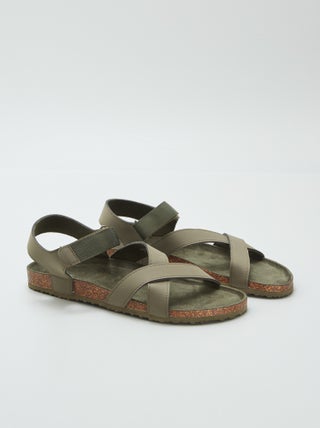 Sandalen met gekruiste bandjes