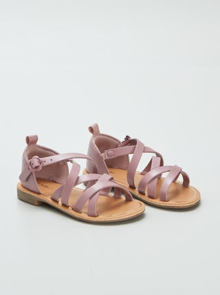 Sandalen met gekruiste bandjes