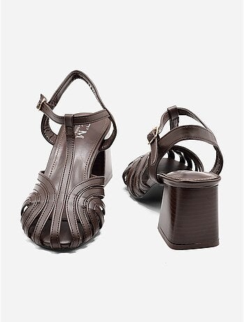 Sandalen met hak kruisband