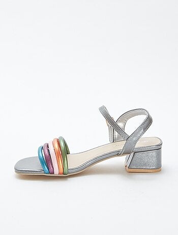 Sandalen met hakje en meerkleurige bandjes