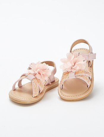 Sandalen met pailletten en stoffen bloem