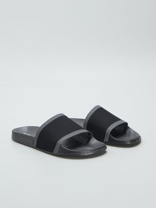 Sandalen van opengewerkte stof