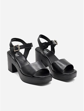 Sandales à bride et ardillon