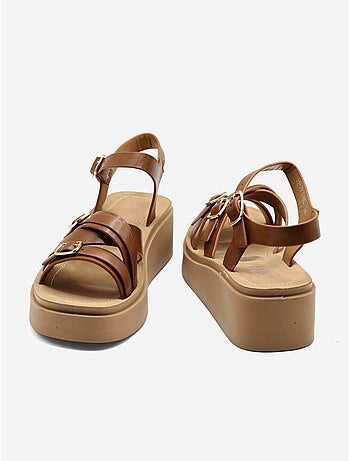 Sandales à brides multiples