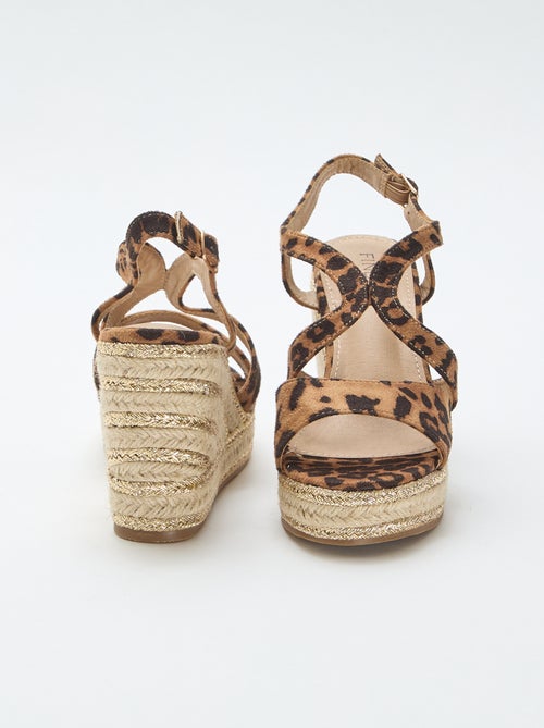 Sandales à semelle compensée avec talon en corde - Kiabi