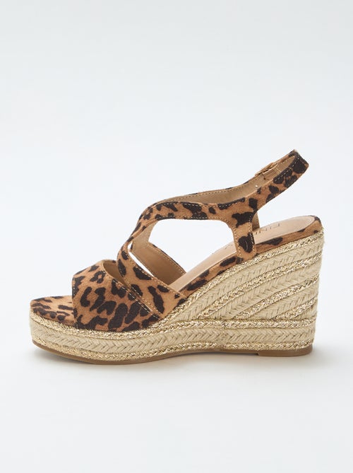 Sandales à semelle compensée avec talon en corde - Kiabi