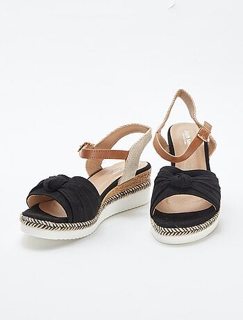 Sandales compensées avec bords de semelles en corde