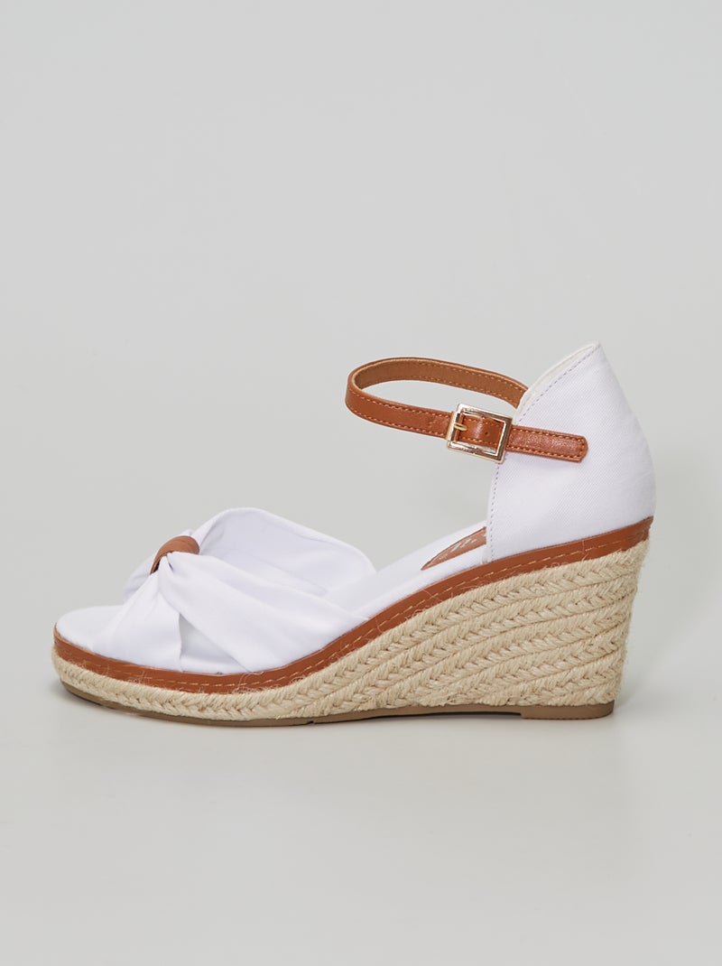 Sandales compensées en toile blanc - Kiabi