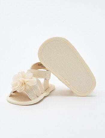 Sandales dorées avec fleur