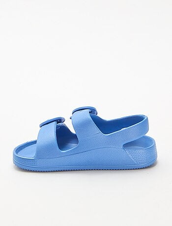 Sandales en plastique