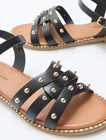 Sandales en simili avec brides cloutées