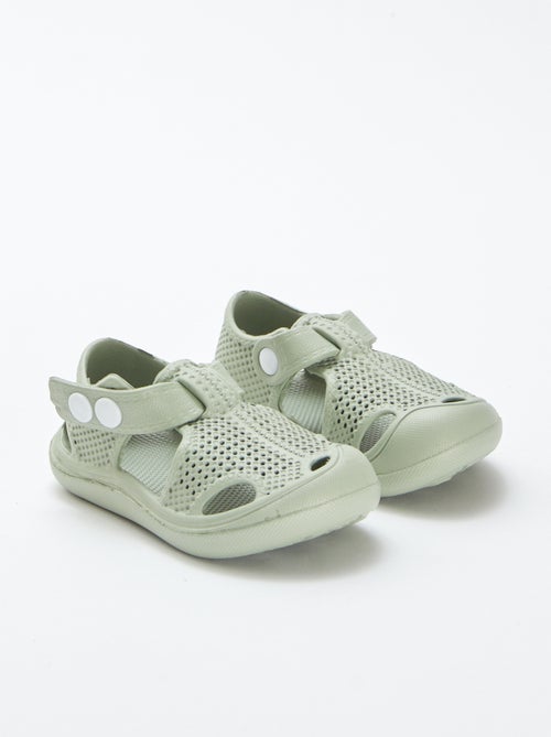 Sandales fermées en plastique moulé - Kiabi
