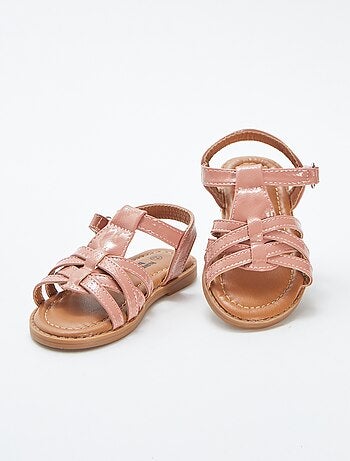 Sandales multi-brides avec effet verni
