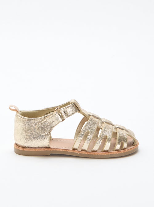 Sandales plates à brides fermées brillantes - Kiabi