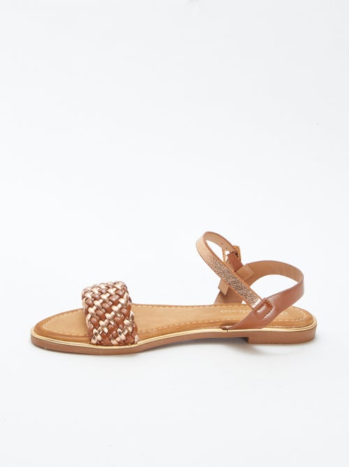 Sandales plates avec brides à boucle - Kiabi