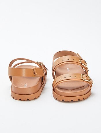 Sandales plates avec clous décoratifs