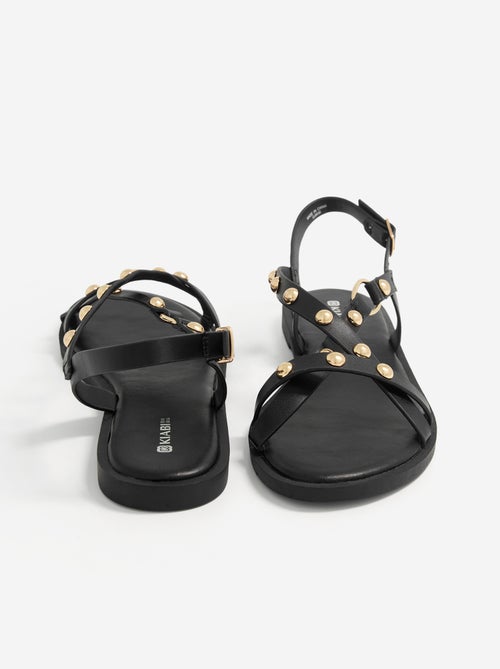 Sandales plates avec détails clous - Kiabi