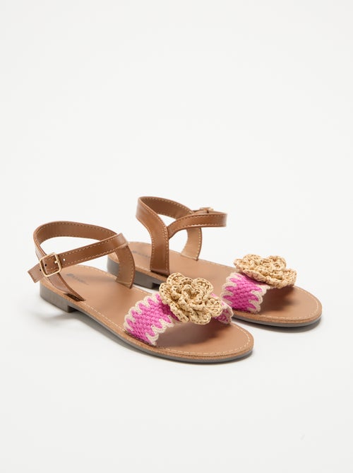 Sandales plates avec fleurs fantaisies - Kiabi