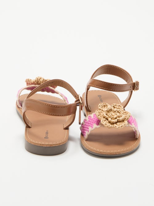 Sandales plates avec fleurs fantaisies - Kiabi