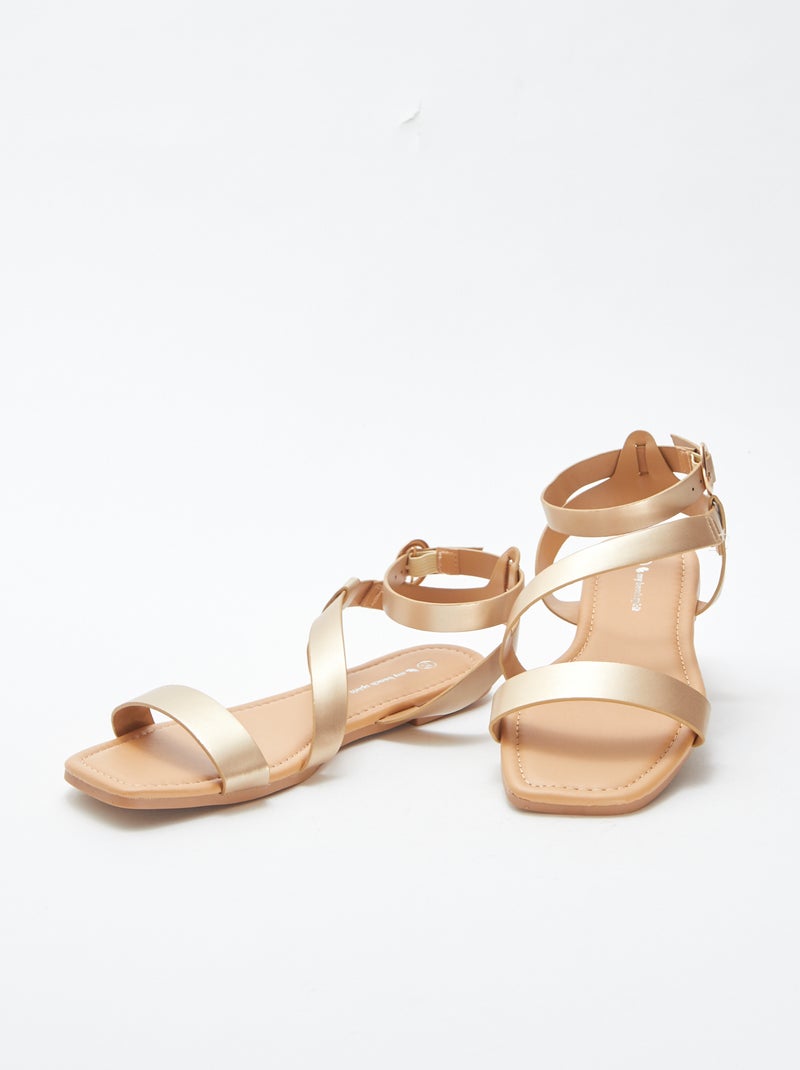 Sandales plates en simili doré BEIGE - Kiabi