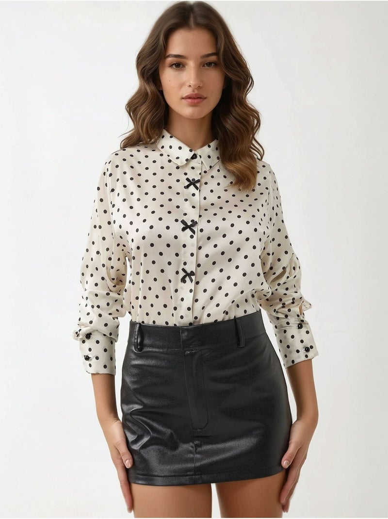 Satijnen blouse met stippen en knopen Multicolor - Kiabi