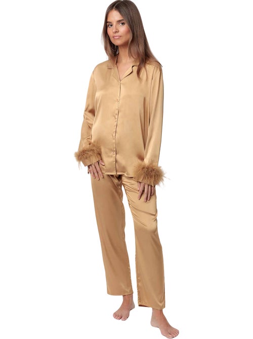 Satijnen pyjama met afneembaar overhemd en veren broek plumas marabu luxe - Kiabi Satijnen pyjama met afneembaar overhemd en veren broek plumas marabu luxe - Kiabi