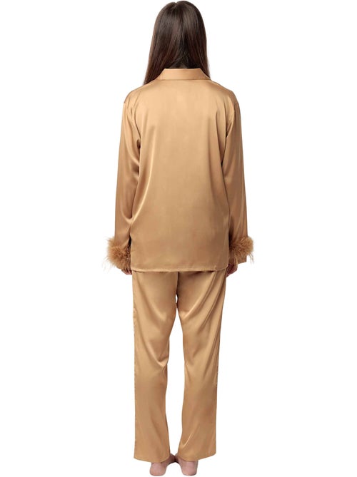 Satijnen pyjama met afneembaar overhemd en veren broek plumas marabu luxe - Kiabi Satijnen pyjama met afneembaar overhemd en veren broek plumas marabu luxe - Kiabi