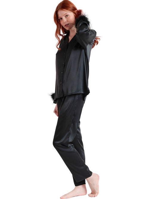 Satijnen pyjama met afneembaar overhemd en veren broek plumas marabu luxe - Kiabi Satijnen pyjama met afneembaar overhemd en veren broek plumas marabu luxe - Kiabi