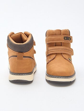 Schoenen met klittenbandsluiting en contrasterend detail 'Marfab'