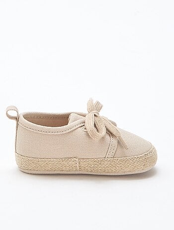 Schoenen met veters van stof