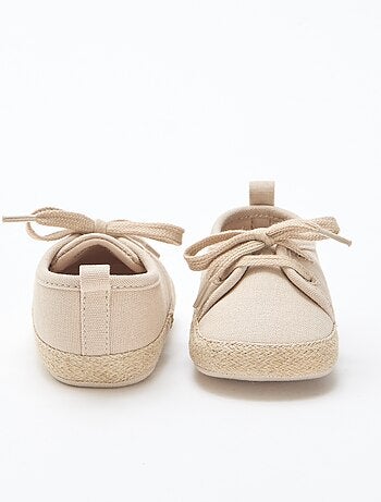 Schoenen met veters van stof