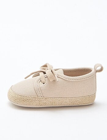 Schoenen met veters van stof