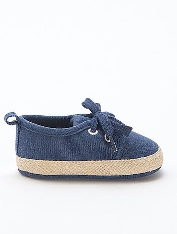 Schoenen met veters van stof