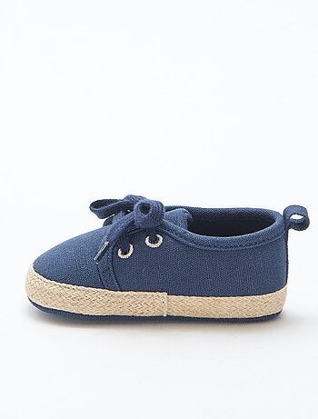 Schoenen met veters van stof