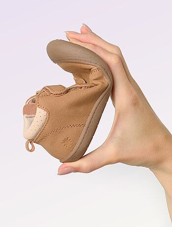 Kitchoun - Schoenen motoriek 3: de eerste stapjes