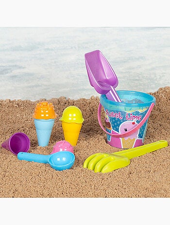 Seau de plage avec accessoires et crabe de plage coloré color beach