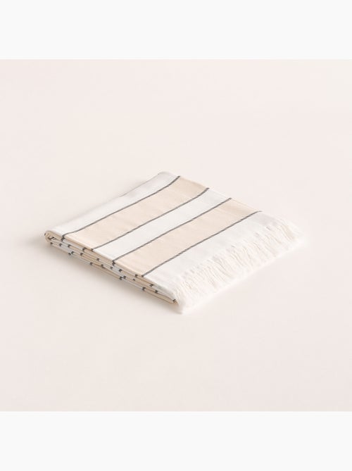 Serviette paréo de plage, tissu en relief, fouta - Gamusi. - Kiabi Serviette paréo de plage, tissu en relief, fouta - Gamusi. - Kiabi